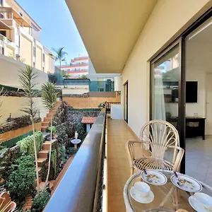 https://victoria-apartment.in-canary-islands.com