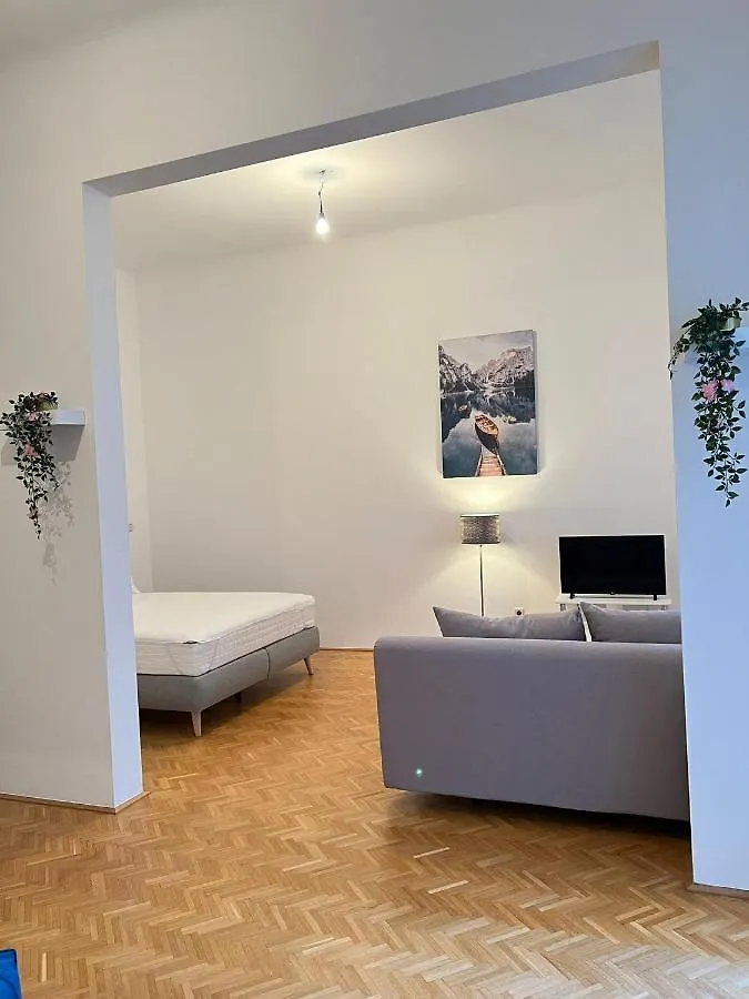 Alpa 2 Zimmer Wohnung In Wien Rochusmarkt 0*, Vienna