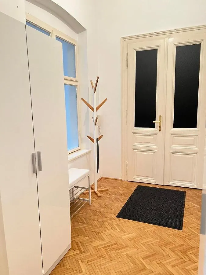 Alpa 2 Zimmer Wohnung In Wien Rochusmarkt 0*, Vienna Austria